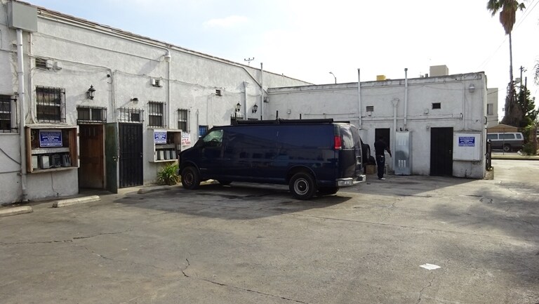 More Photos Of 6415-6423 S Normandie Ave, Los Angeles Storefront Retail Residential For Lease