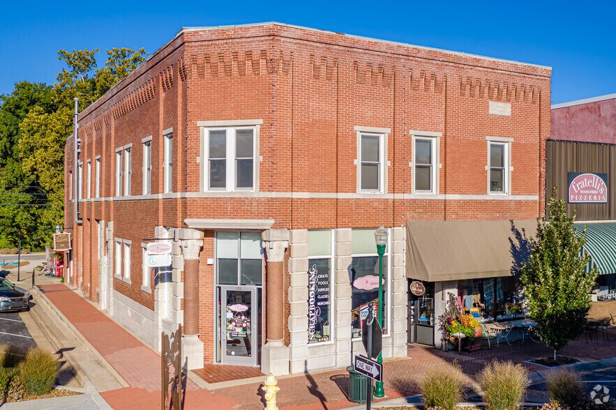 More Photos Of 105 E Alpine St, Siloam Springs Loft Creative Space For Lease