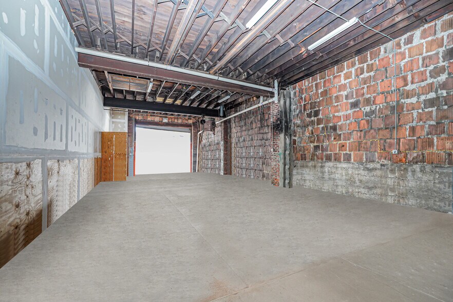More Photos Of 339 Lincoln Ave, Staten Island Warehouse For Sale