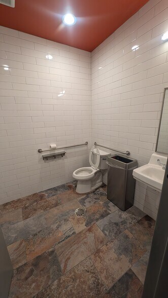 More Photos Of 179 Northshore Blvd, Slidell Freestanding For Lease