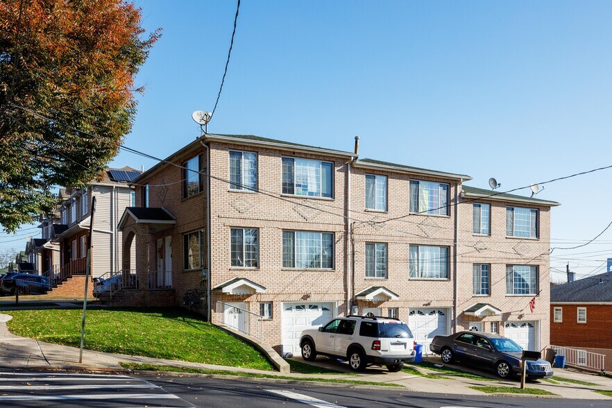 More Photos Of 820 Richmond Rd, Staten Island Apartments For Sale