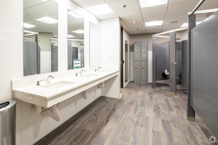 More Photos Of 2626 E 82nd St, Bloomington Office For Sale