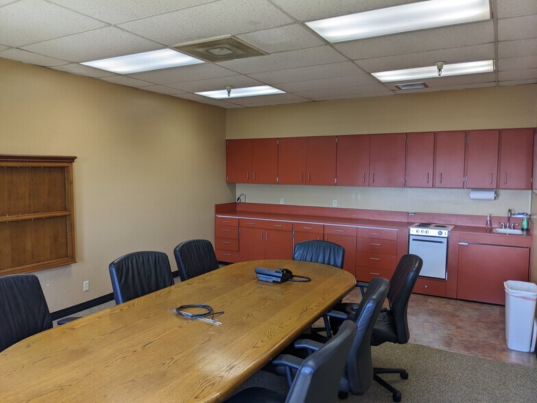 More Photos Of 351 Demeter St, East Palo Alto Warehouse For Lease