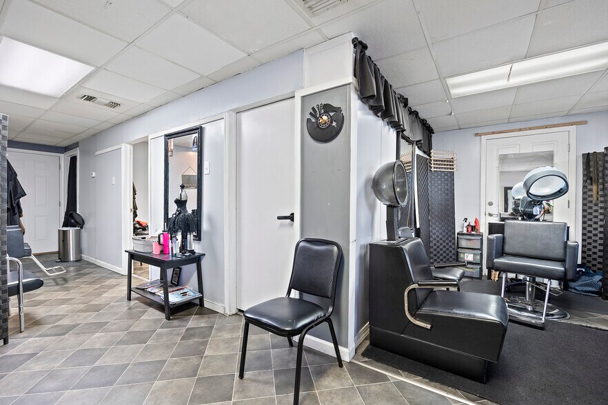 More Photos Of 4134-4136 W US Highway 90, Lake City Freestanding For Sale