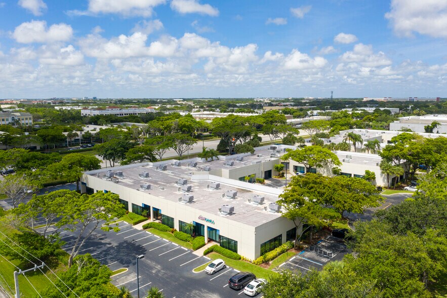 More Photos Of 901-925 Clint Moore Rd, Boca Raton Loft Creative Space For Lease