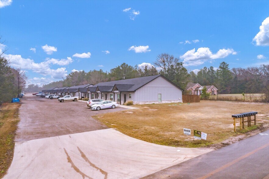More Photos Of 4074 County Road 152 W, Bullard Apartments For Sale