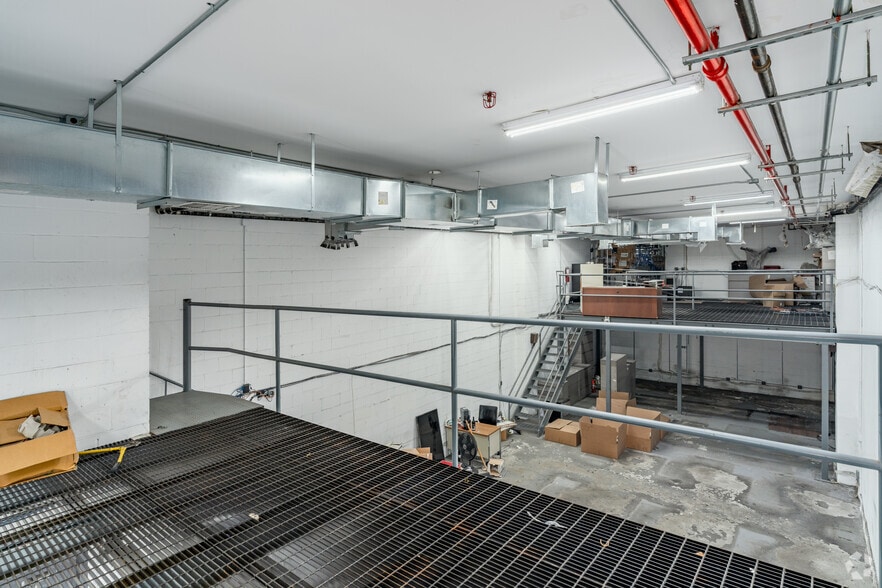 More Photos Of 3718 57th St, Woodside Distribution For Sale