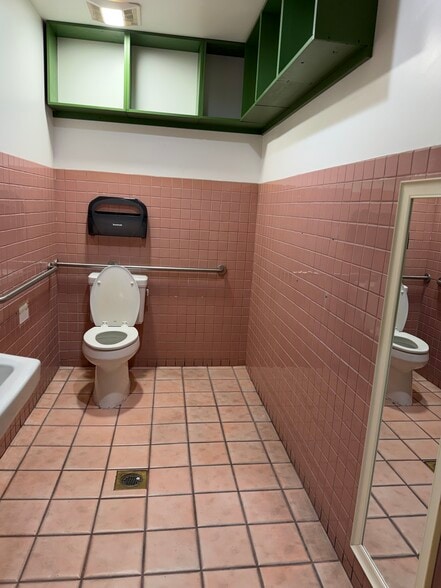 More Photos Of 1389-1391 Westwood Blvd, Los Angeles Storefront For Lease