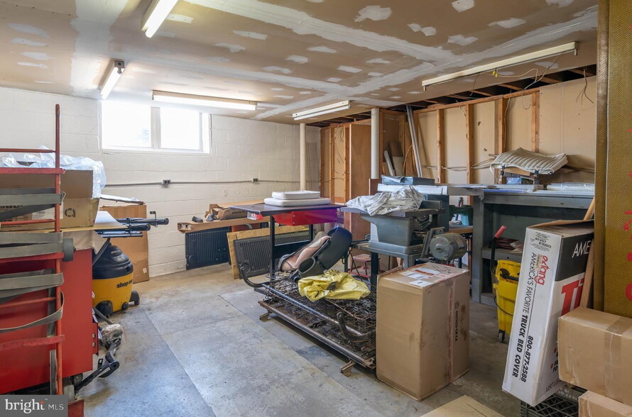 More Photos Of 112 Park Ave, Milford Flex For Sale