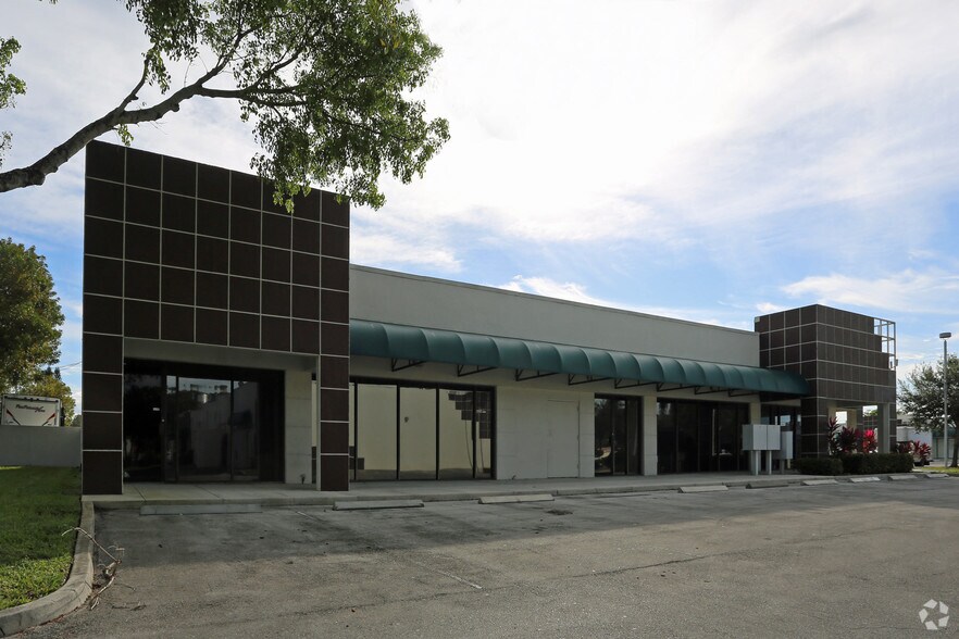 More Photos Of 740-770 S Military Trl, West Palm Beach Unknown For Lease