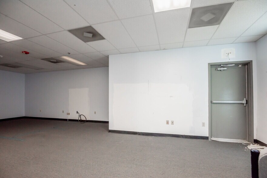 More Photos Of 908 Churchmans Road Ext, New Castle Office For Lease