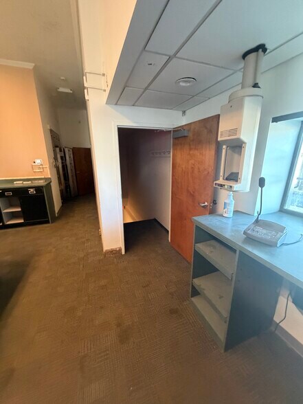 More Photos Of 1575 Brunswick Ave, Lawrence Township Cumberland Bank For Lease