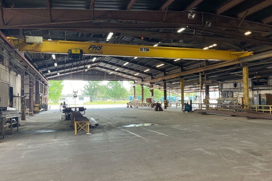 More Photos Of 100 Thornhill Rd, Auburndale Manufacturing For Sale
