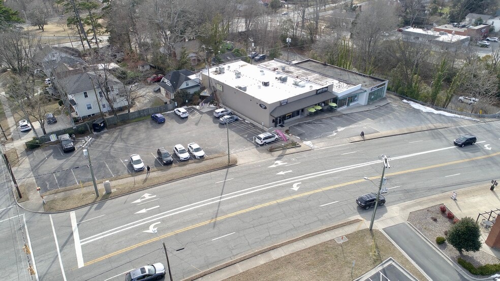 More Photos Of 1607-1609 W Friendly Ave, Greensboro Storefront For Lease