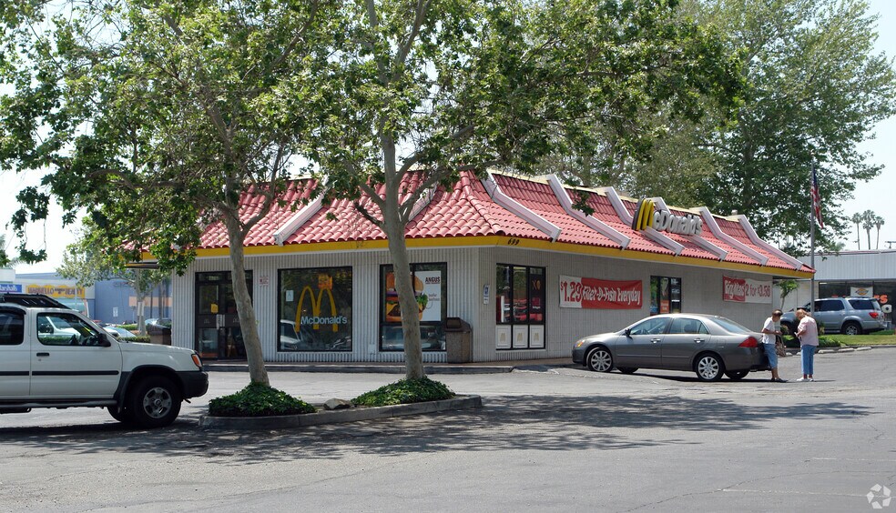 More Photos Of 659-689 W 2nd St, San Bernardino Freestanding For Lease