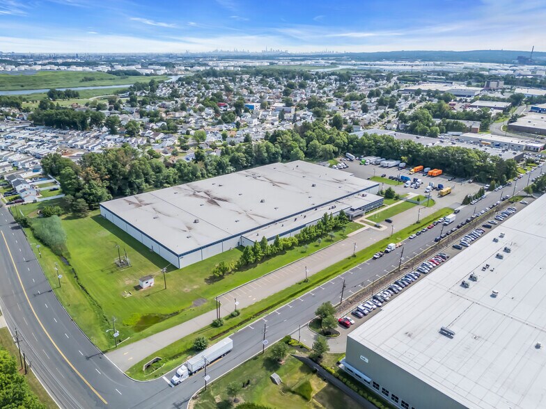 More Photos Of 100 Milik St, Carteret Warehouse For Lease