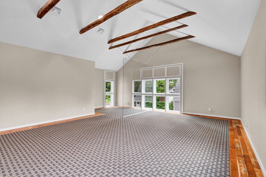 More Photos Of 248 Main St, Farmington Freestanding For Lease