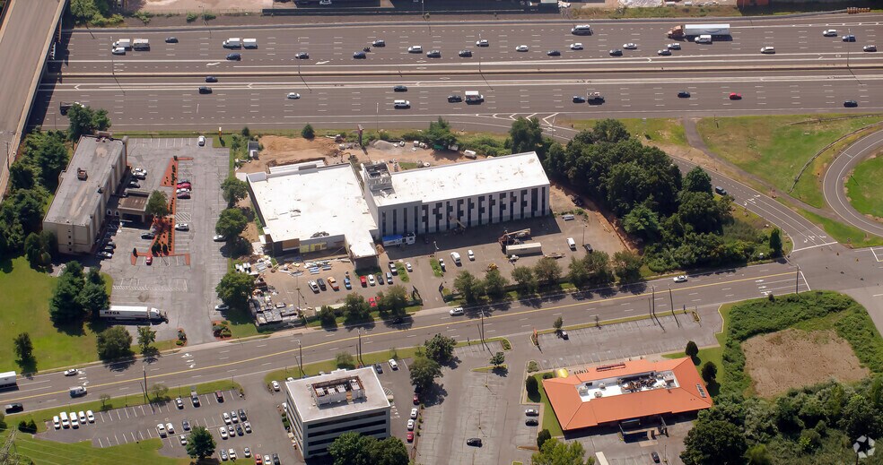 More Photos Of 363 Roberts St, East Hartford Hotel For Lease