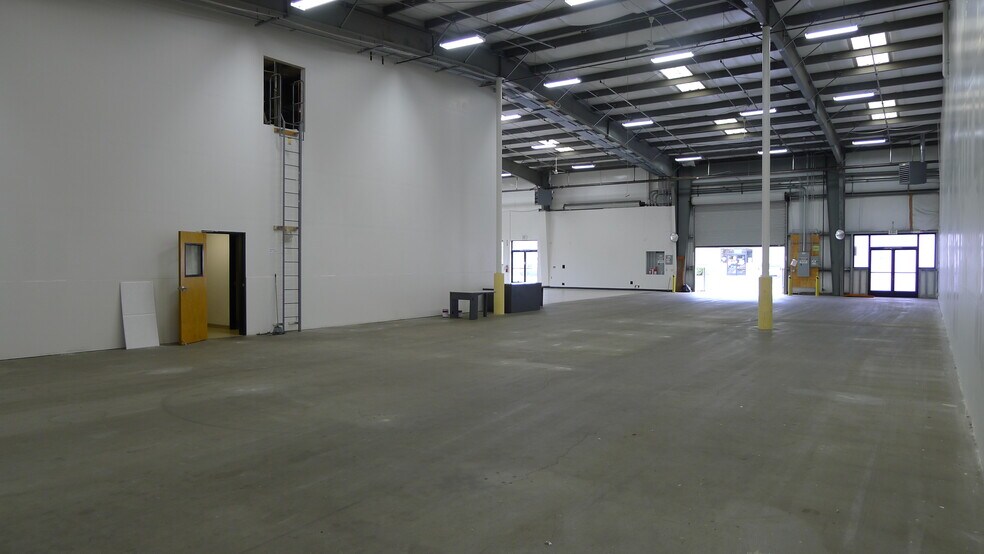 More Photos Of 408-428 N Canal St, South San Francisco Service For Lease