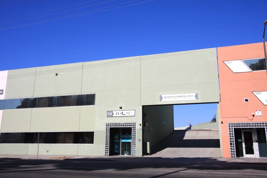 More Photos Of 3490 S Broadway, Los Angeles Warehouse For Lease