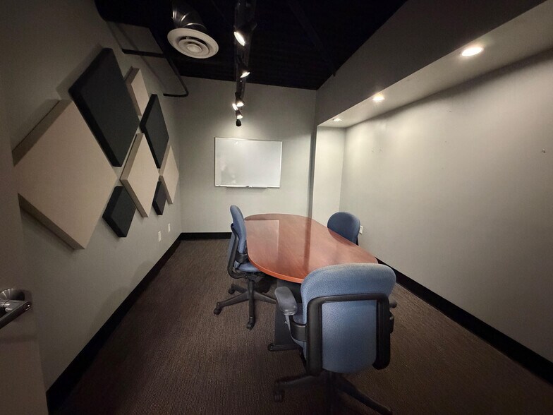 More Photos Of 270 Andrews Rd, Trevose Warehouse For Lease