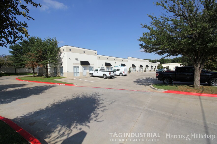 More Photos Of 801 Station Dr, Arlington Flex For Lease