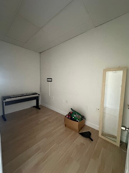 More Photos Of 4508-4518 New Falls Rd, Levittown Storefront For Lease