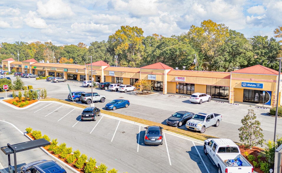More Photos Of 5624-5646 Woodbine Rd, Pace General Retail For Sale