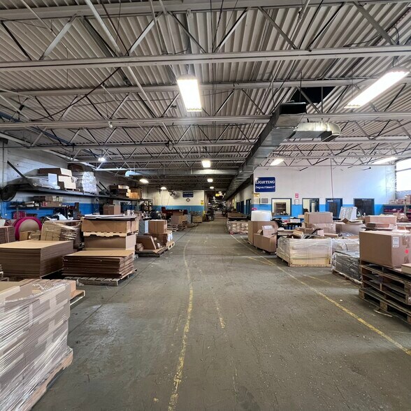 More Photos Of 717-721 3rd Ave, Mount Vernon Warehouse For Lease