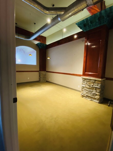 More Photos Of 1108 Olive St, Saint Louis Office For Sale