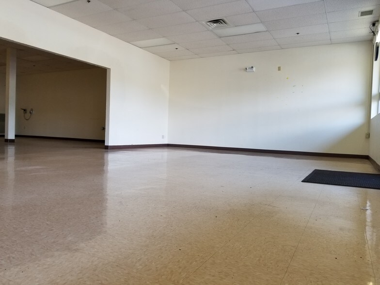 More Photos Of 120 Stafford St, Worcester Storefront Retail Office For Lease