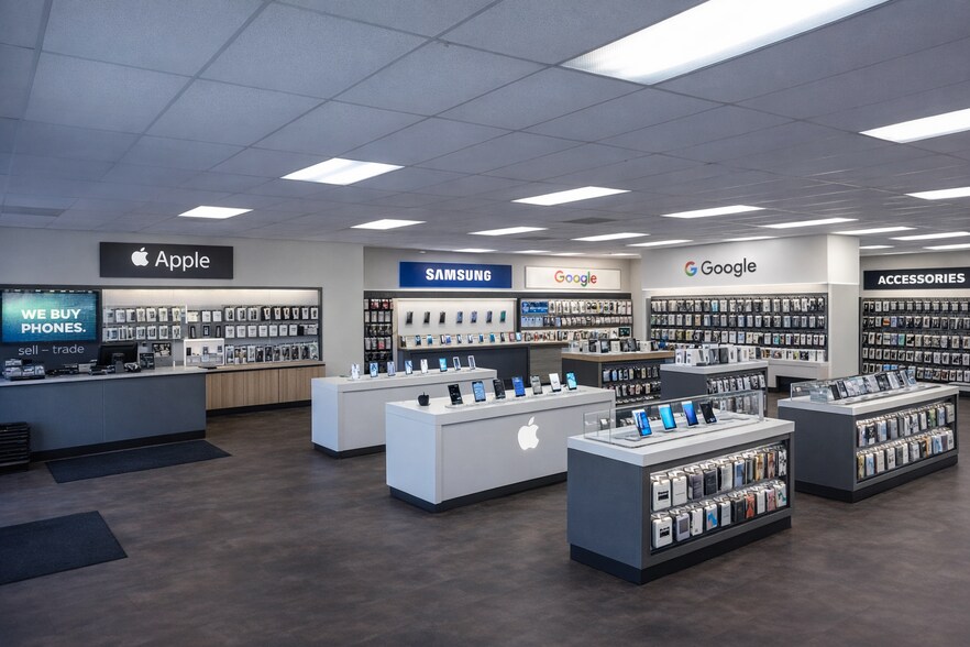 More Photos Of 1551 Chambers Rd, Aurora Freestanding For Lease