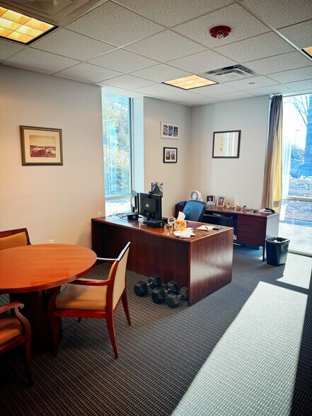 More Photos Of 10 Oceana Way, Norwood Office For Lease