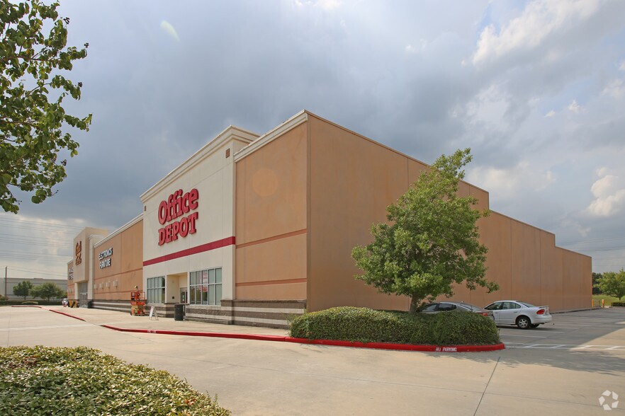 More Photos Of , Pasadena General Retail For Sale
