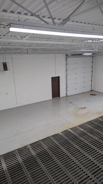 More Photos Of 3659-3679 Lost Nation Rd, Willoughby Warehouse For Lease