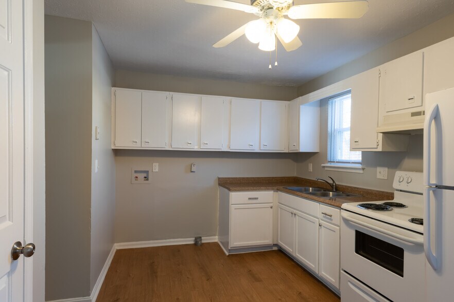 More Photos Of 3100 Orchard Manor Cir, Louisville Apartments For Sale