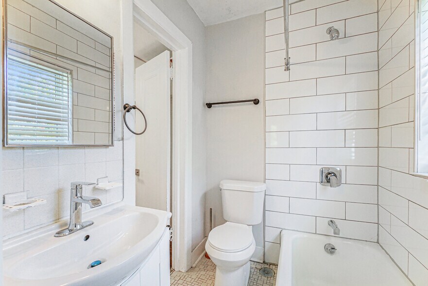 More Photos Of , Kansas City Multifamily For Sale