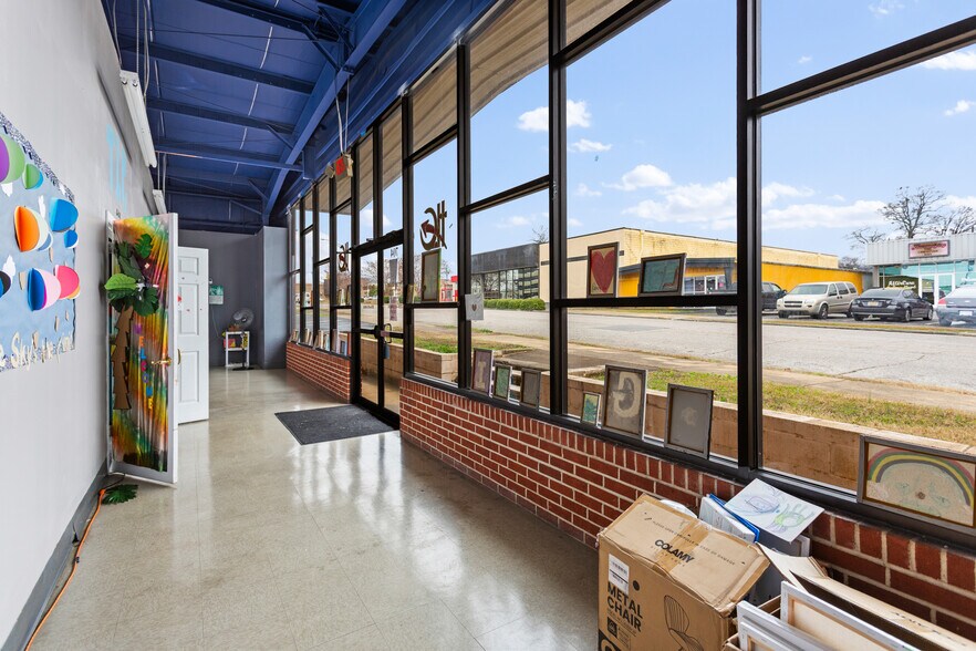 More Photos Of 702 Wilmer Ave, Anniston Office For Sale