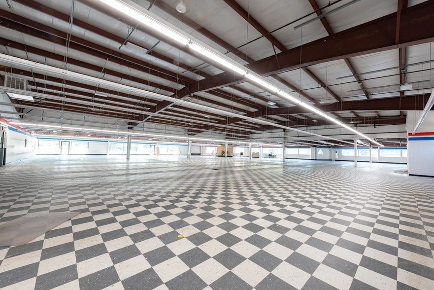 More Photos Of 3074 Cranberry Hwy, East Wareham Freestanding For Lease