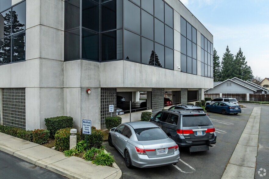 More Photos Of 1501 Oakdale Rd, Modesto Medical For Lease