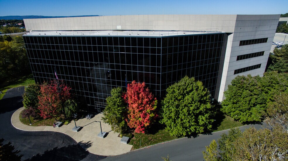 More Photos Of 22 Corporate Woods Blvd, Albany Office For Lease