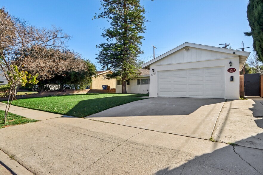 More Photos Of 16428 Halsted St, North Hills Multifamily For Sale