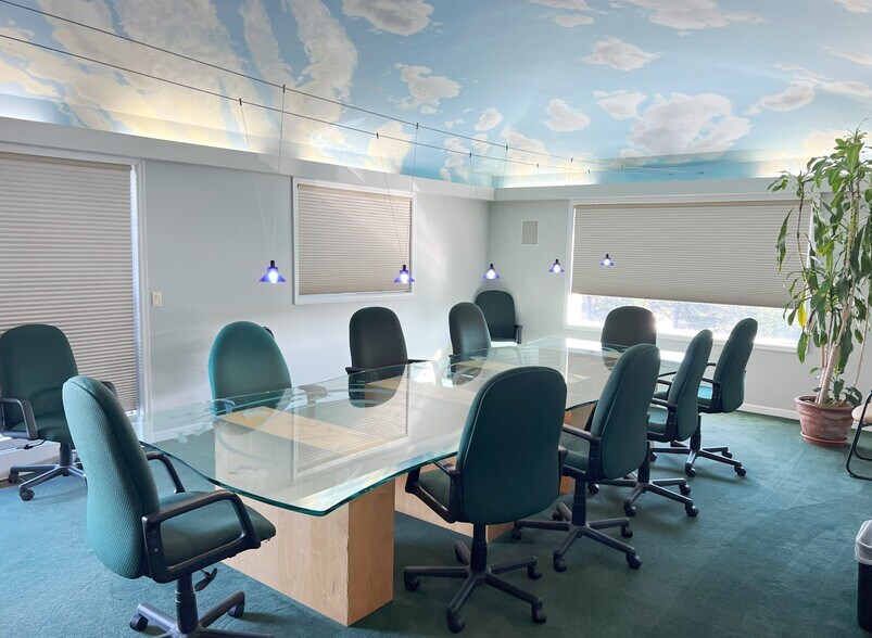 More Photos Of 315 E River Rd, Brainerd Loft Creative Space For Lease