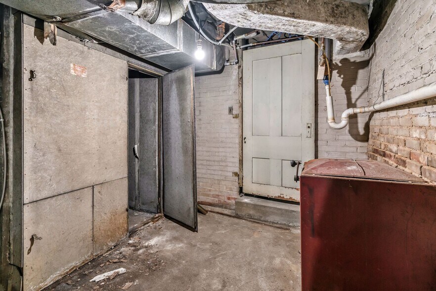 More Photos Of 904 Gallatin Ave, Nashville General Retail For Sale