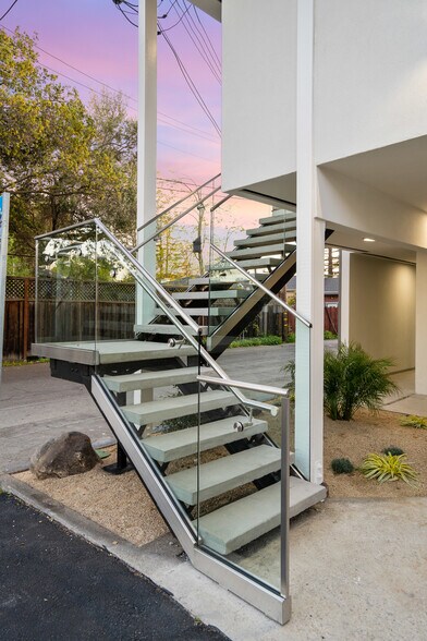 More Photos Of 2575 Flores St, San Mateo Loft Creative Space For Lease