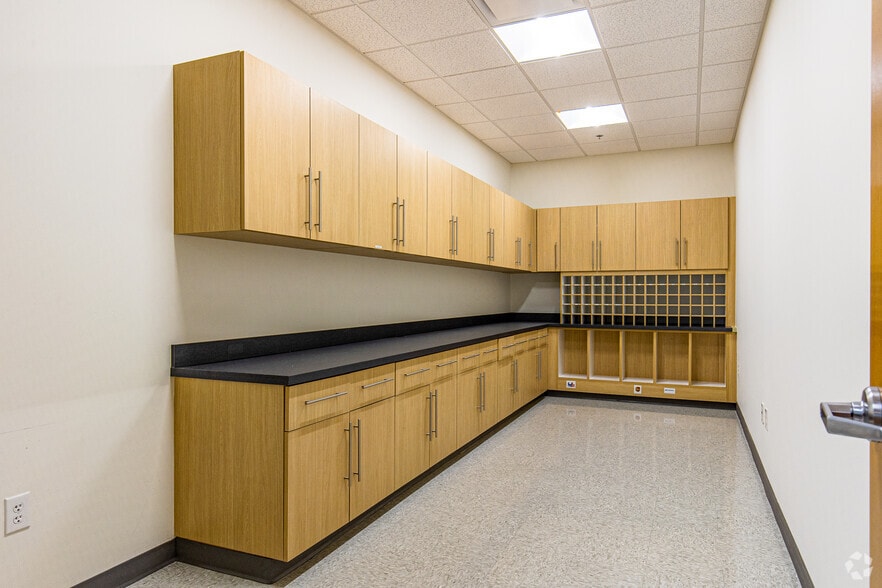 More Photos Of 5475 S Decatur Blvd, Las Vegas Research And Development For Lease