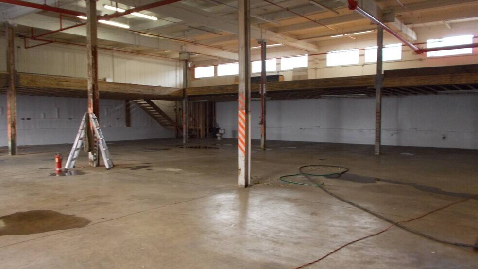 More Photos Of 5020 S Colorado Ave, Seattle Warehouse For Sale