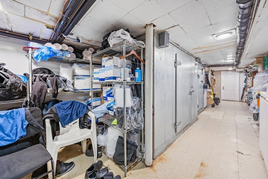 More Photos Of 191A Court St, Brooklyn Storefront Retail Residential For Lease