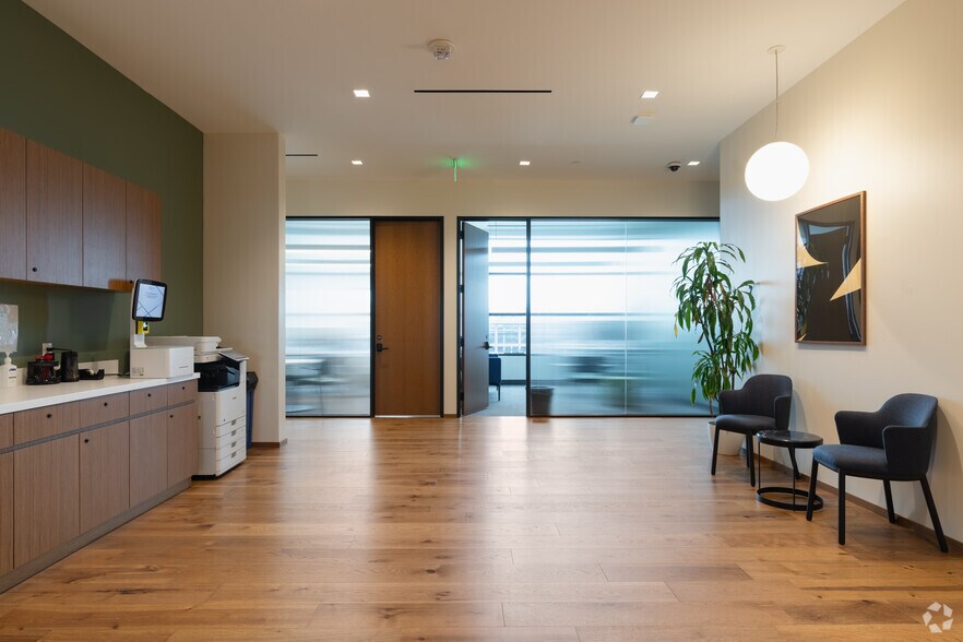 More Photos Of 1055 Howell Mill Rd, Atlanta Office For Lease