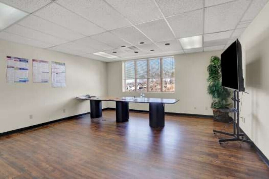 More Photos Of 55 S Progress Ave, Harrisburg Office For Sale